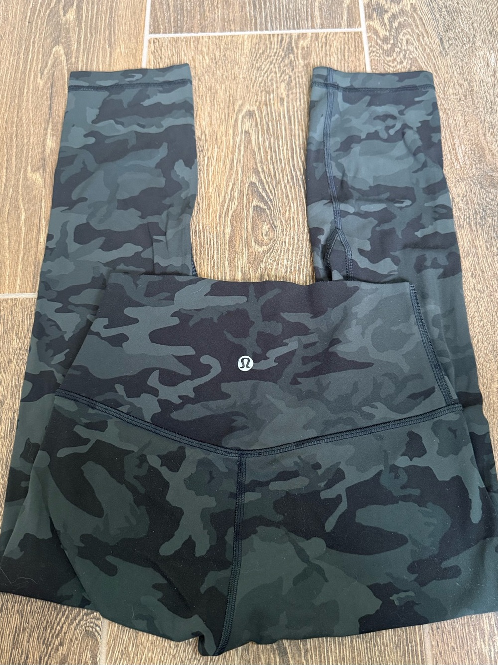 Lululemon Align Crop 21" Incognito Camo Multi Gator Green size 4